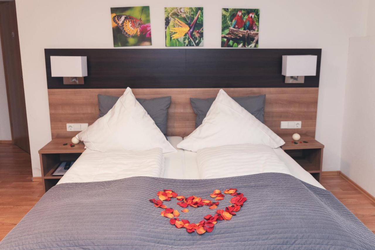 La Stella Hotel Süßen Buitenkant foto