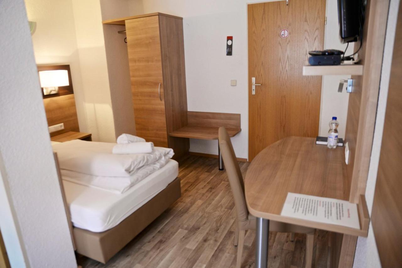 La Stella Hotel Süßen Buitenkant foto