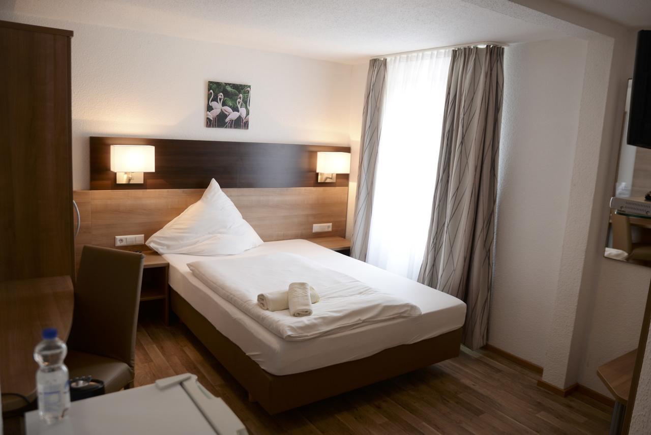 La Stella Hotel Süßen Buitenkant foto