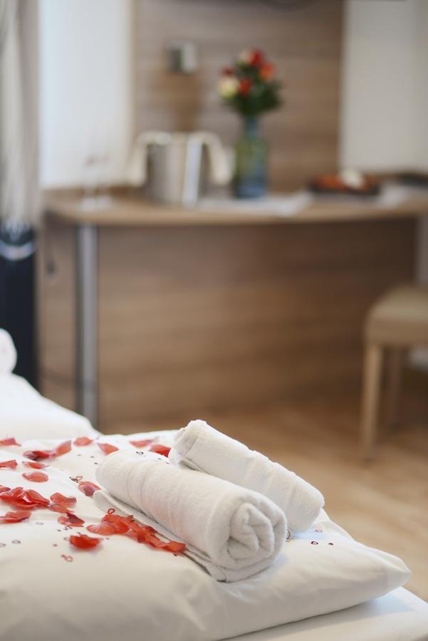 La Stella Hotel Süßen Buitenkant foto